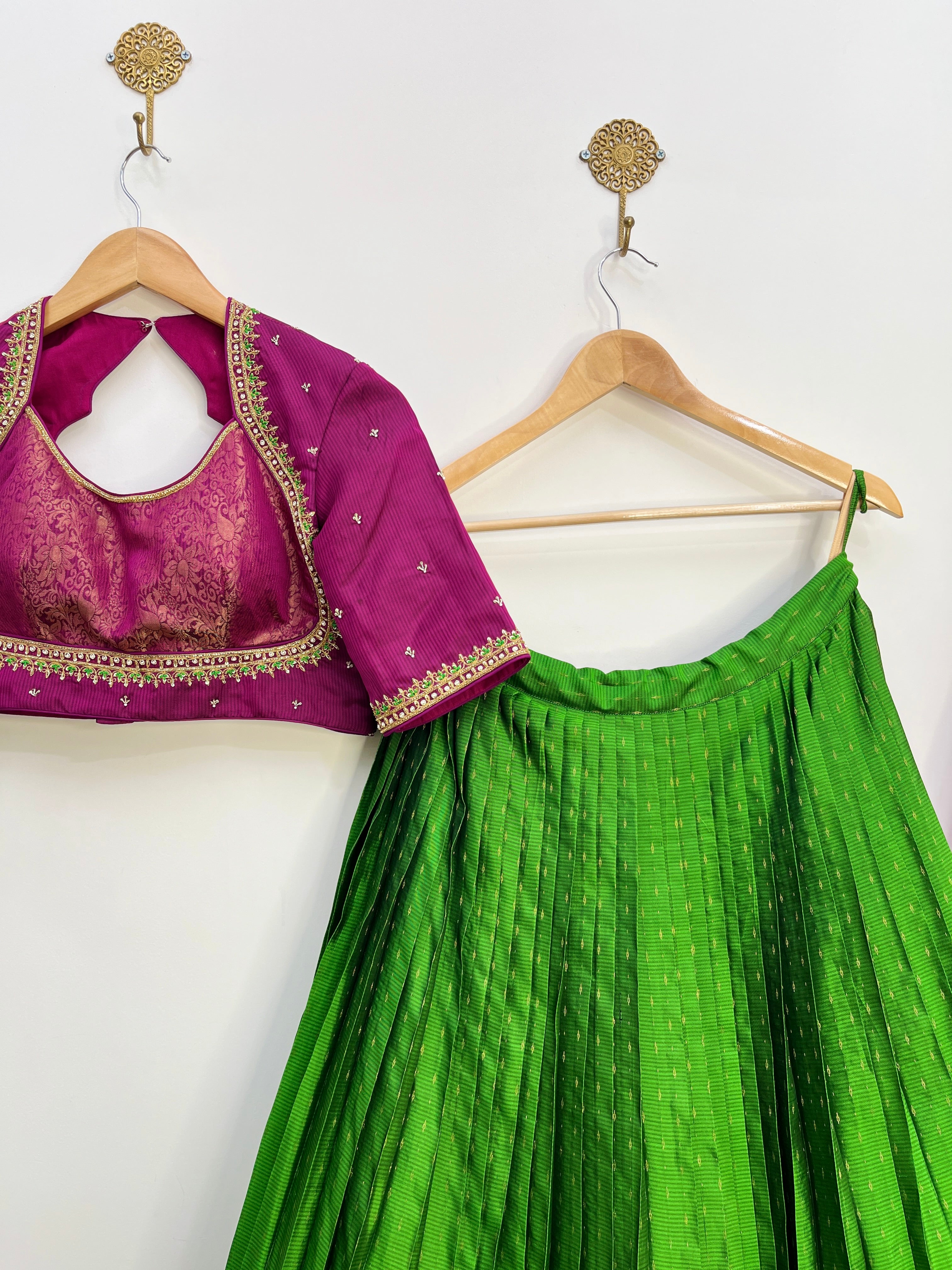 Green Kanchipattu Lehanga set